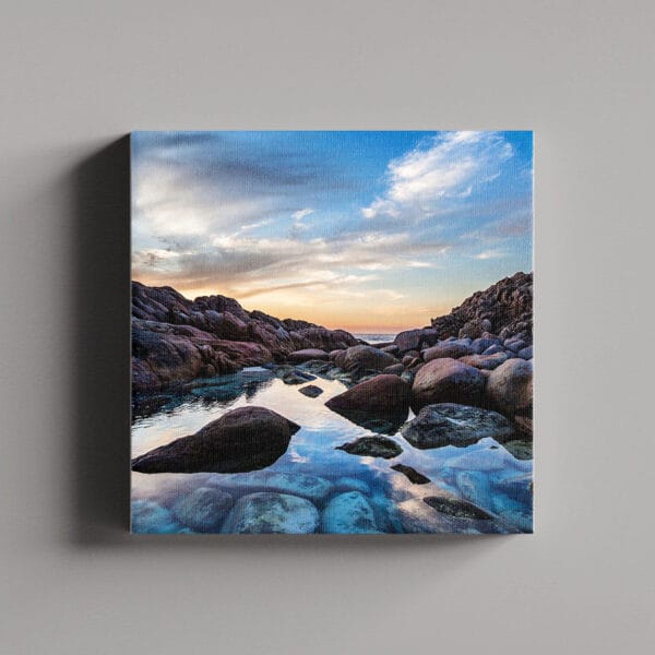 Tablou Canvas Patrat – Sunset beach with rocks